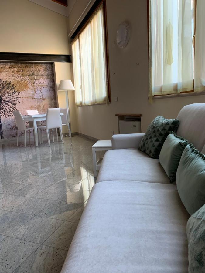 Il Vicoletto Holiday House ヴォルタ・マントヴァーナ エクステリア 写真