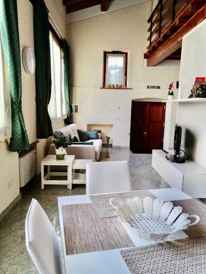 Il Vicoletto Holiday House ヴォルタ・マントヴァーナ エクステリア 写真